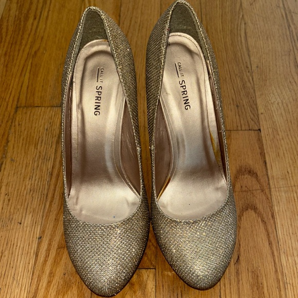 Gold heels - Picture 1 of 3